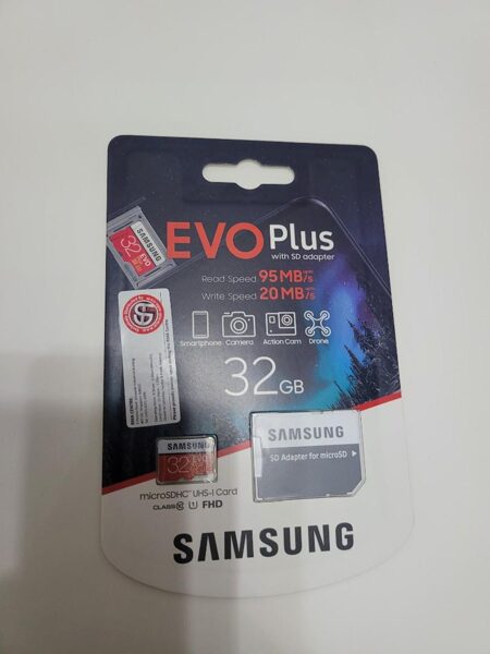 Samsung MicroSDXC Memory Card Evo+ Class 32GB su adapteriu